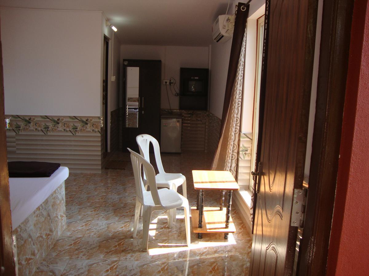Leon Hide Out Guest House Vāsco Da Gāma エクステリア 写真